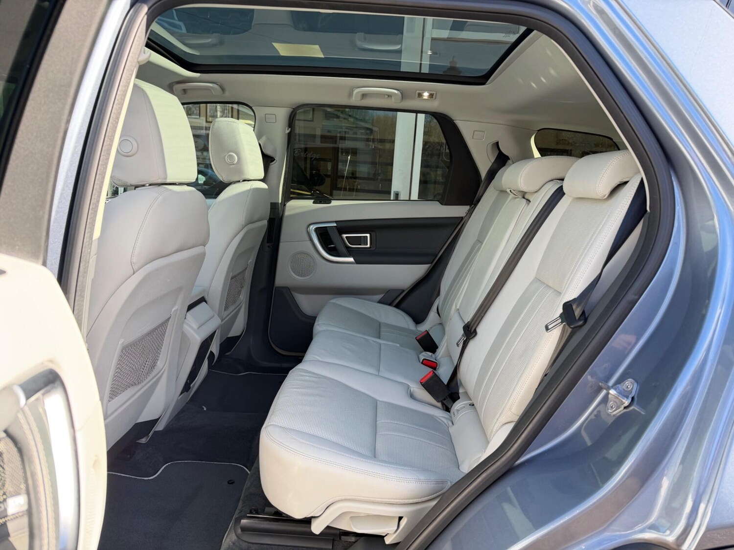 Used Land Rover Discovery Sport 2017 for sale - 77838905: Photo 6