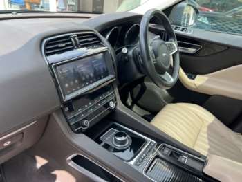 Used Jaguar F-Pace 2019 for sale - 75089456: Photo