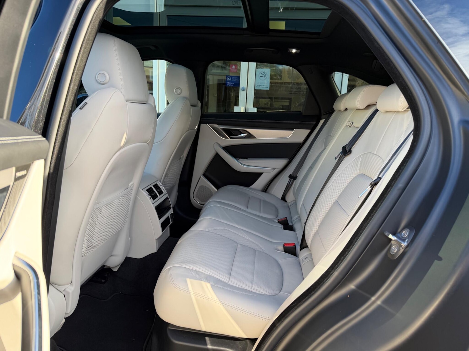 Used Jaguar F-Pace 2023 for sale - 76802206: Photo 6