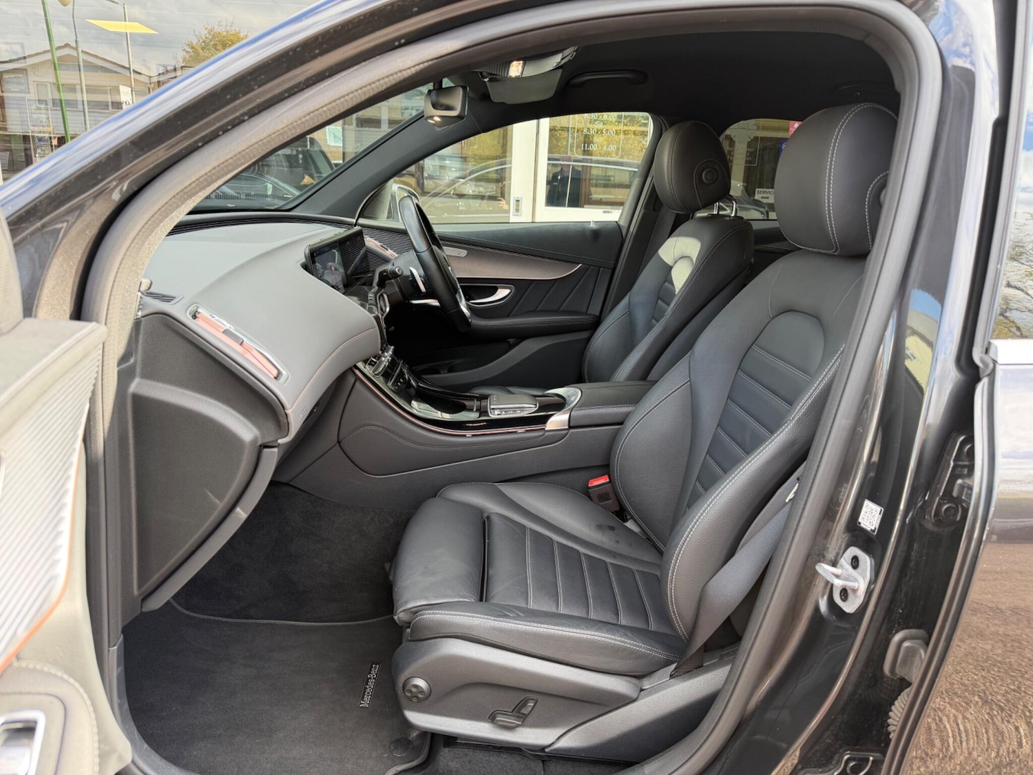 Used Mercedes-Benz EQC 2021 for sale - 76307467: Photo 2