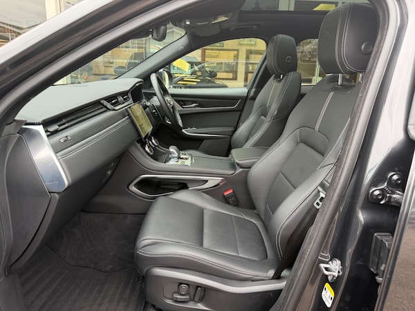 Used Jaguar F-Pace 2023 for sale - 76307697: Photo 2