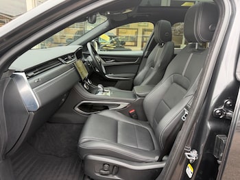 Used Jaguar F-Pace 2023 for sale - 76307697: Photo 2