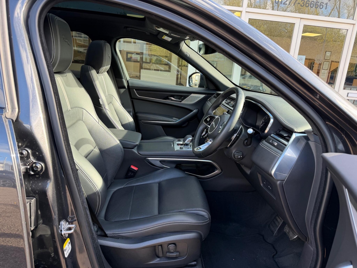 Used Jaguar F-Pace 2023 for sale - 76307697: Photo 5