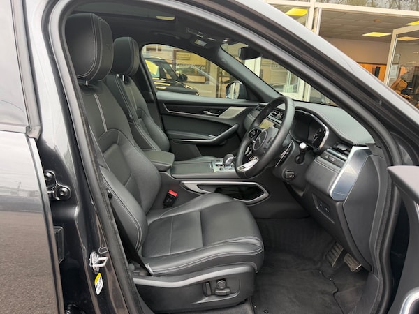 Used Jaguar F-Pace 2023 for sale - 76307697: Photo 5