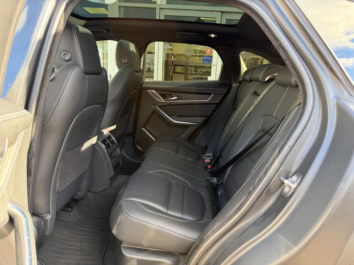 Used Jaguar F-Pace 2023 for sale - 76307697: Photo 6