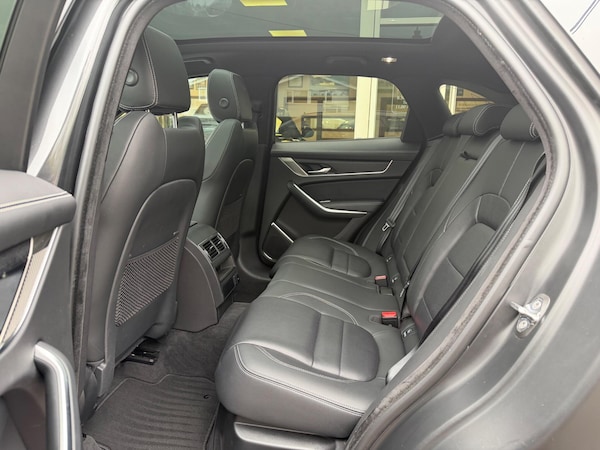 Used Jaguar F-Pace 2023 for sale - 76307697: Photo 6