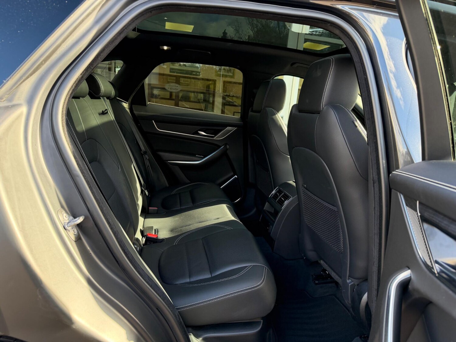 Used Jaguar F-Pace 2023 for sale - 76307697: Photo 7