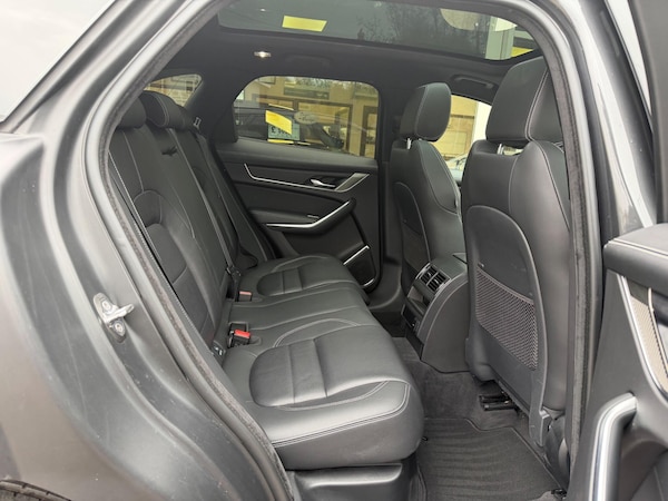 Used Jaguar F-Pace 2023 for sale - 76307697: Photo 7