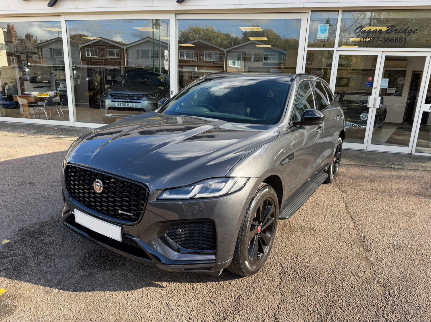 Used Jaguar F-Pace 2023 for sale - 76307697: Photo 9