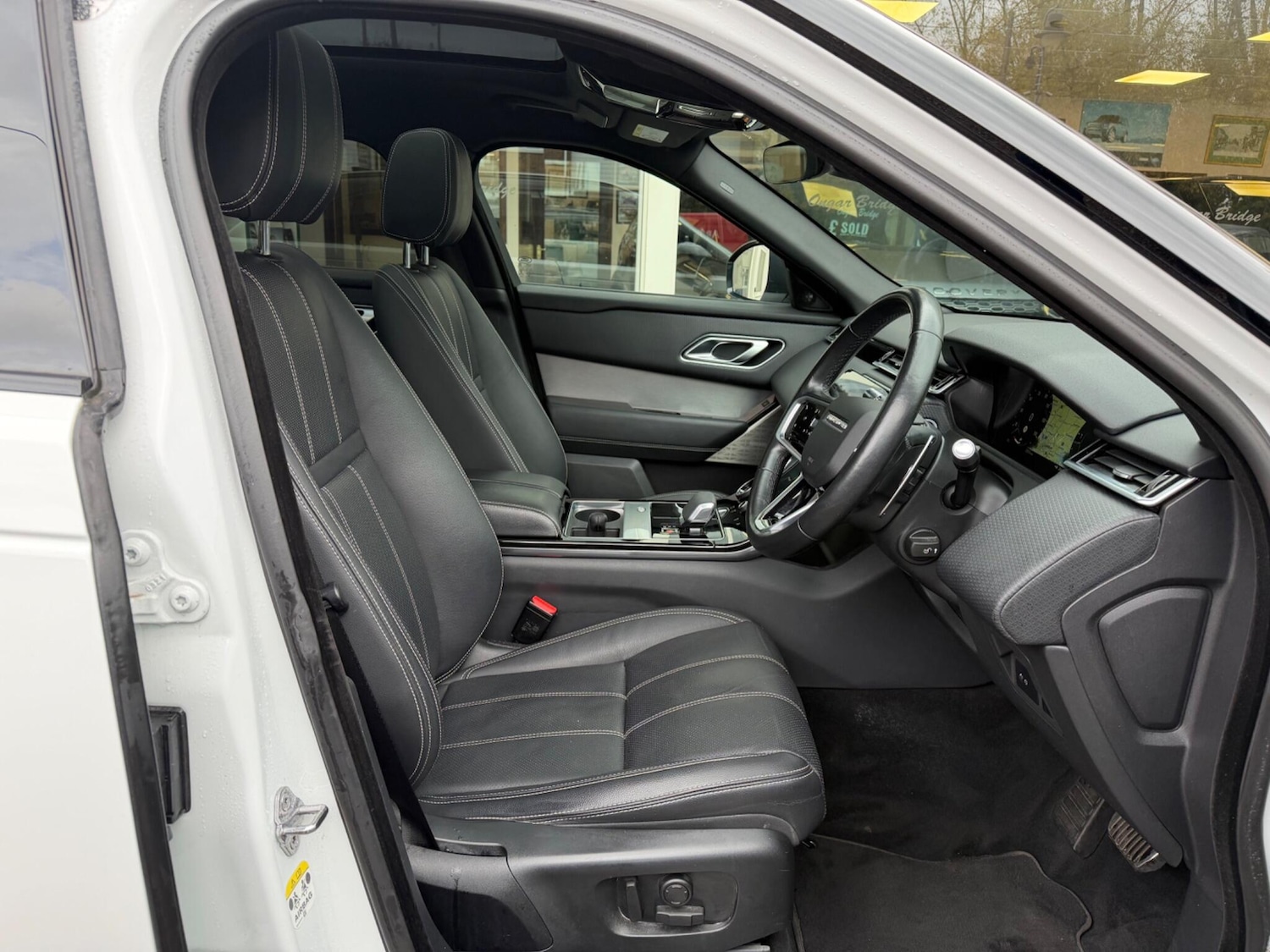 Used Land Rover Range Rover Velar 2021 for sale - 76433322: Photo 2