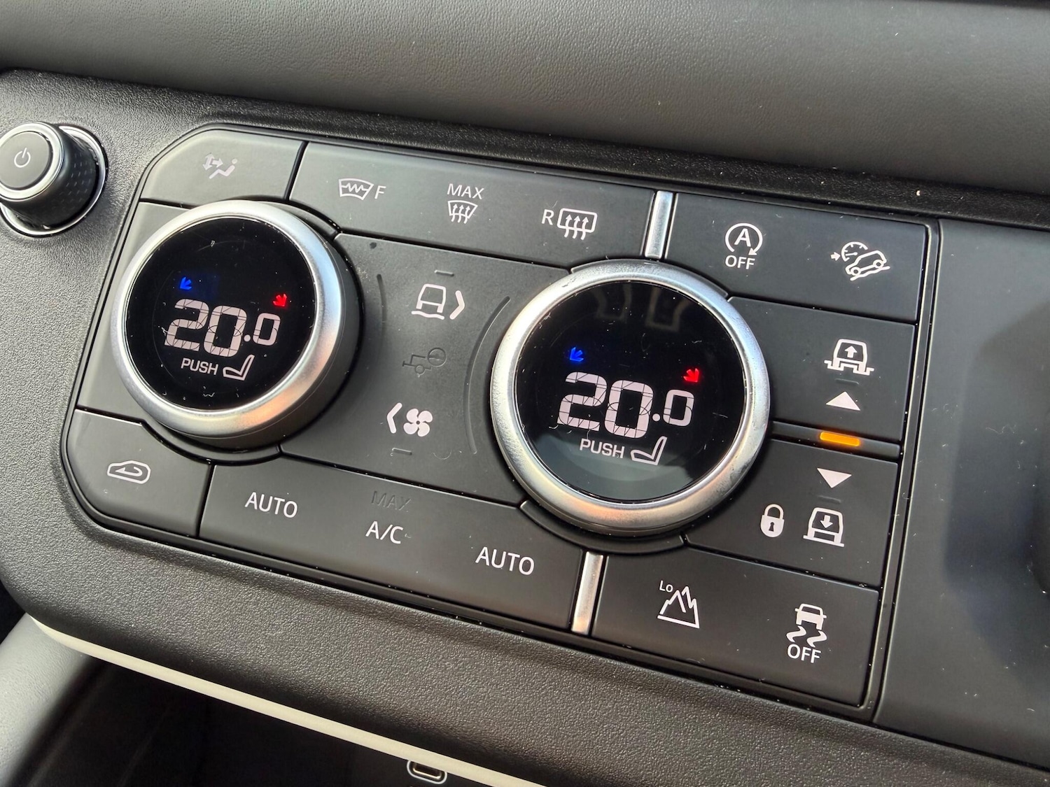 Used Land Rover Defender 2023 for sale - 77411887: Photo 11