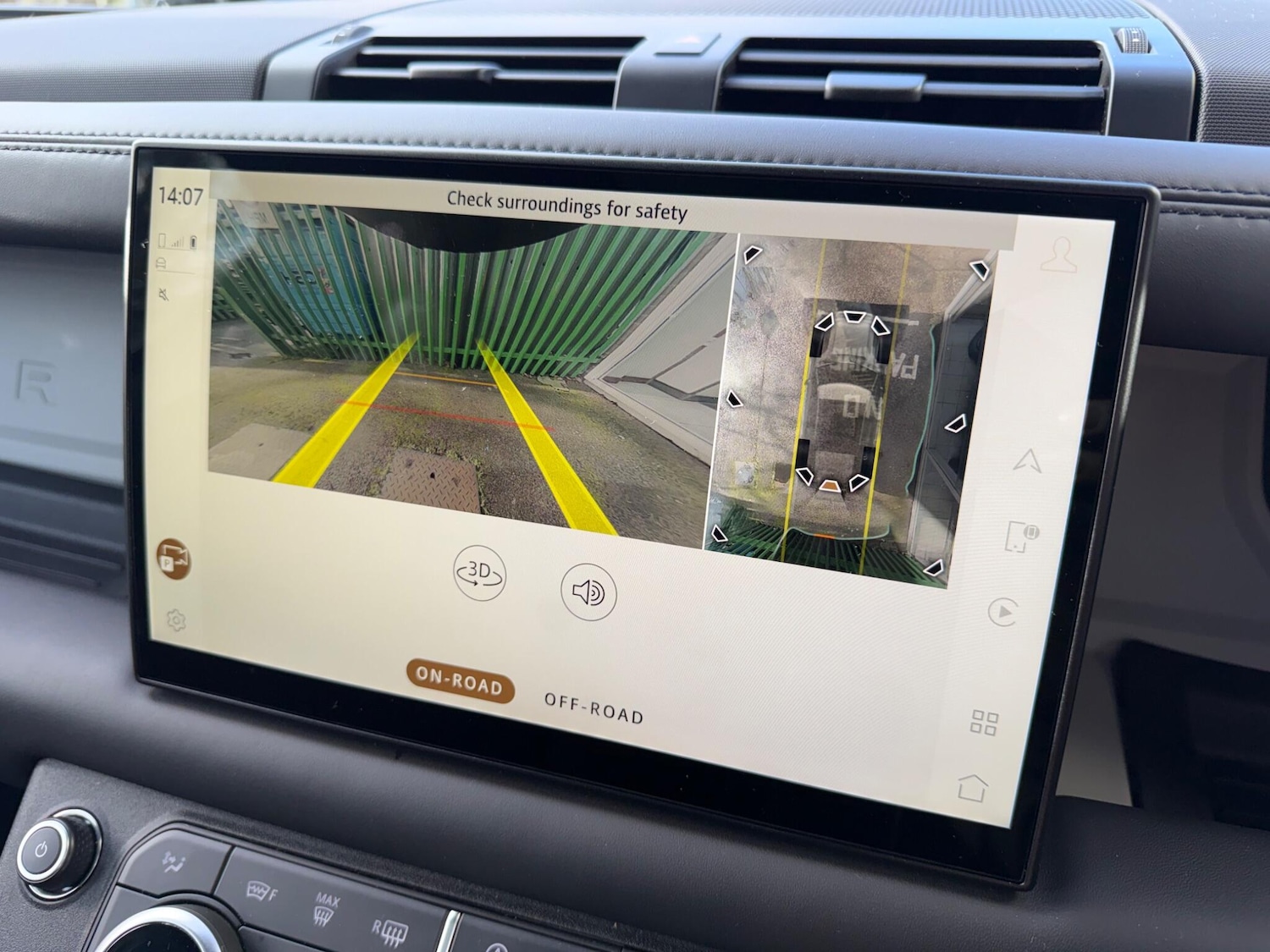 Used Land Rover Defender 2023 for sale - 77411887: Photo 16