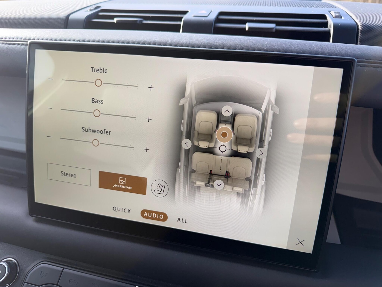 Used Land Rover Defender 2023 for sale - 77411887: Photo 18