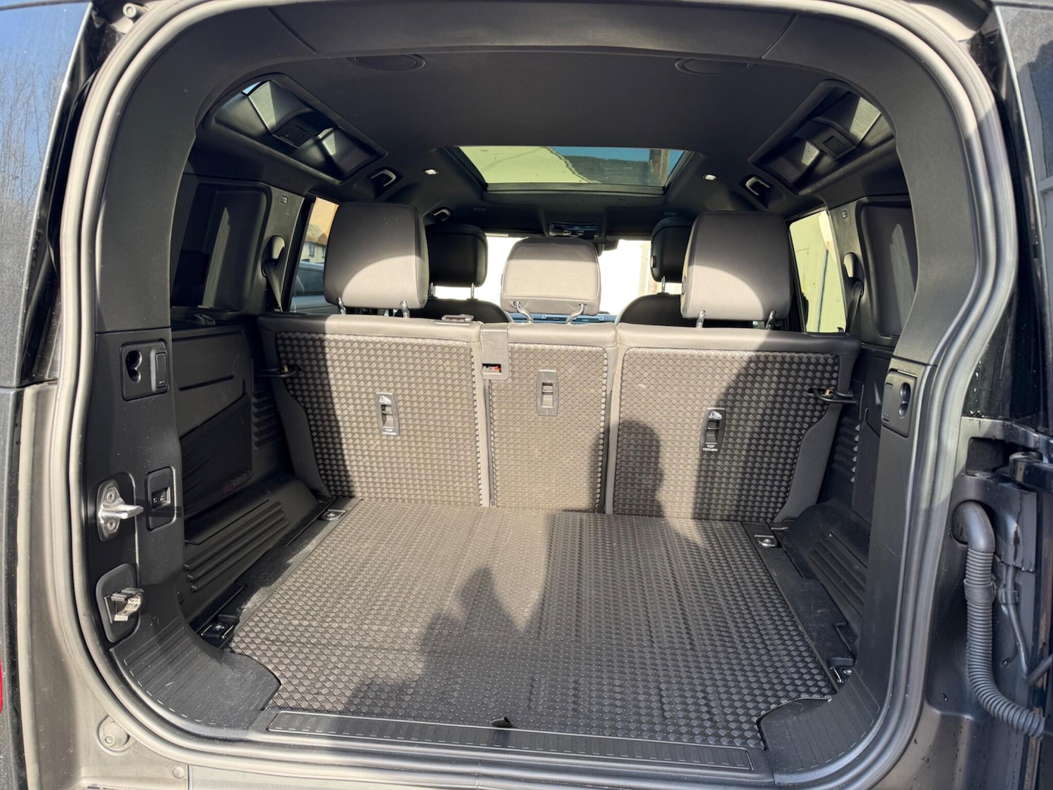 Used Land Rover Defender 2023 for sale - 77411887: Photo 7