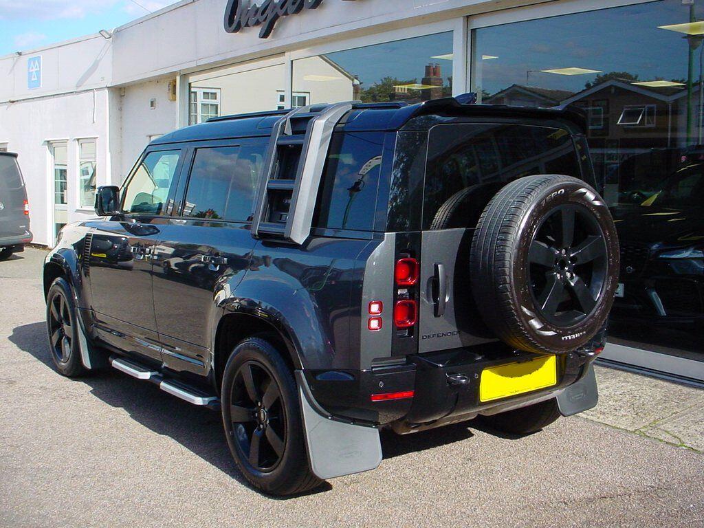 Used Land Rover Defender 2023 for sale - 76976587: Photo 2