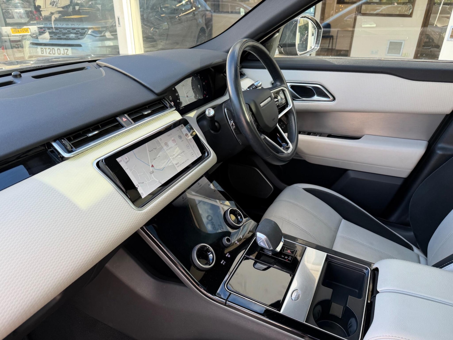 Used Land Rover Range Rover Velar 2021 for sale - 76370906: Photo 3
