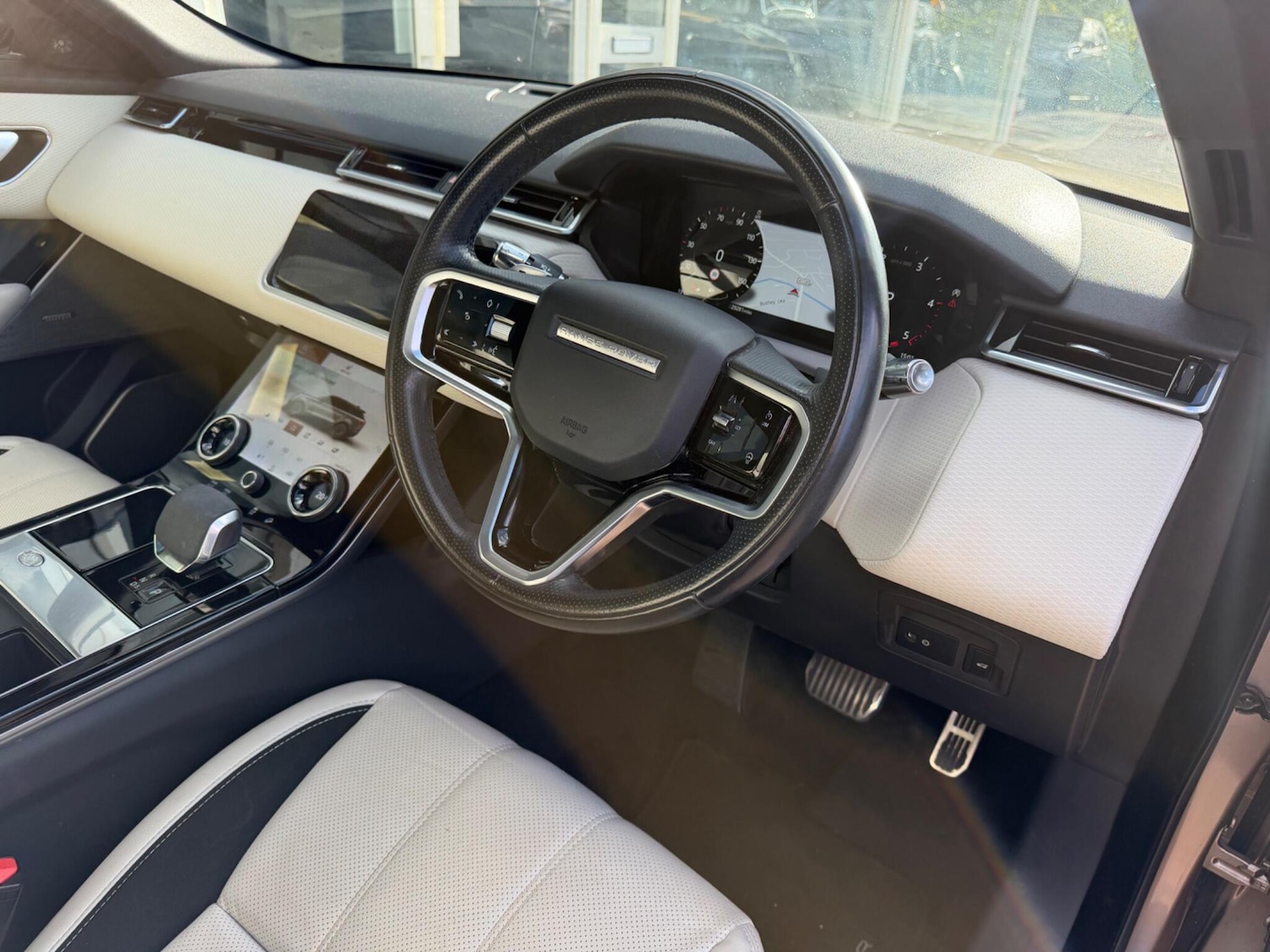 Used Land Rover Range Rover Velar 2021 for sale - 76370906: Photo 4