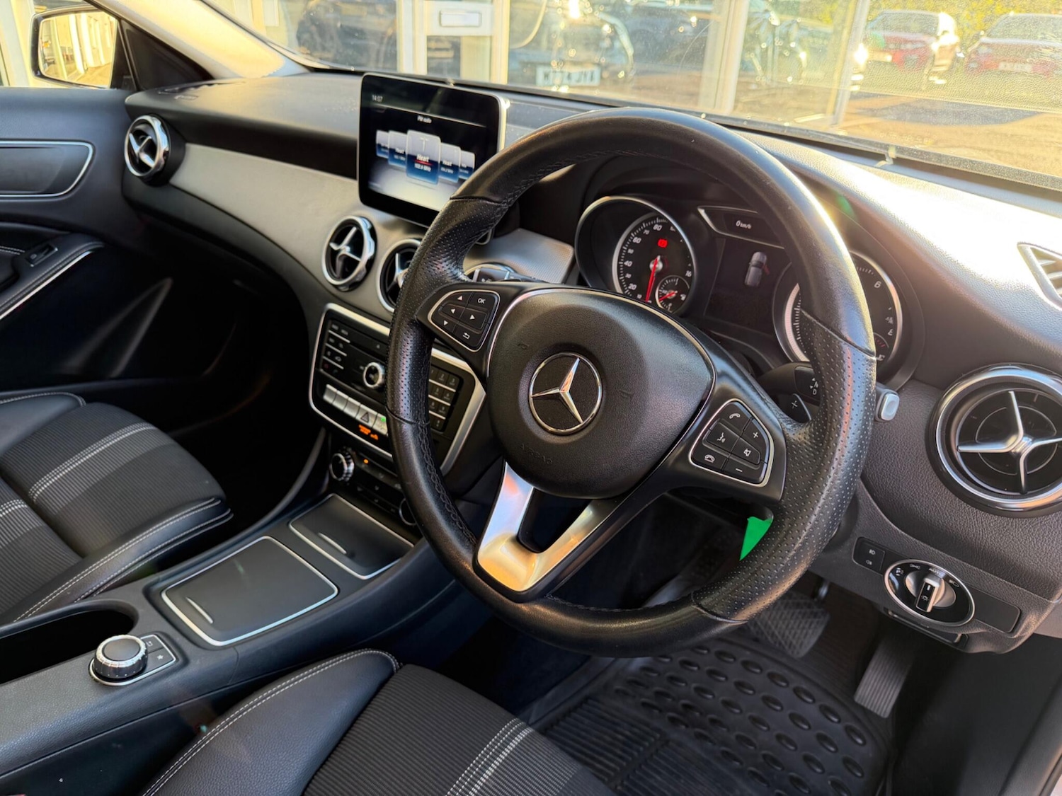 Used Mercedes-Benz GLA 2020 for sale - 76995052: Photo 4