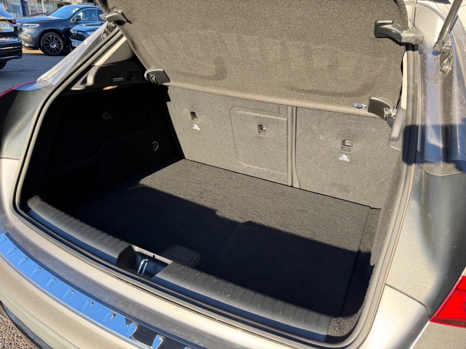 Used Mercedes-Benz GLA 2020 for sale - 76995052: Photo 8