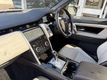 Used Land Rover Discovery Sport 2019 for sale - 79887421: Photo