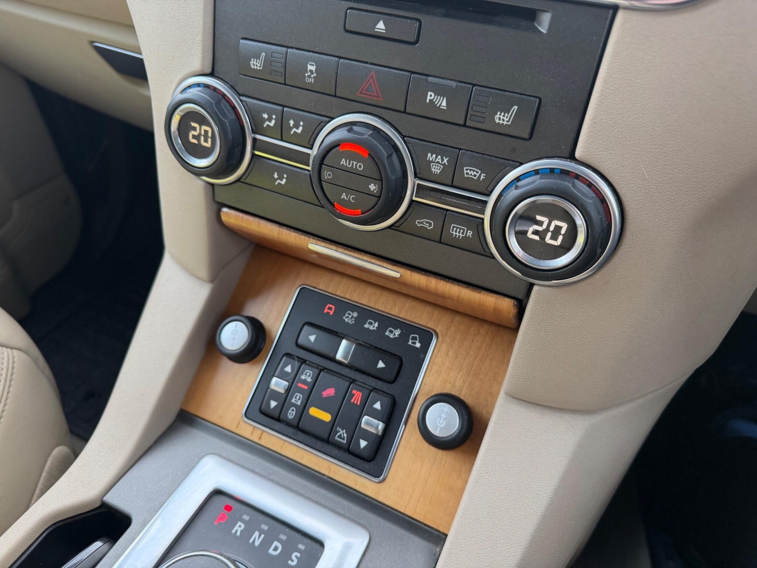 Used Land Rover Discovery 4 2013 for sale - 76800790: Photo 19