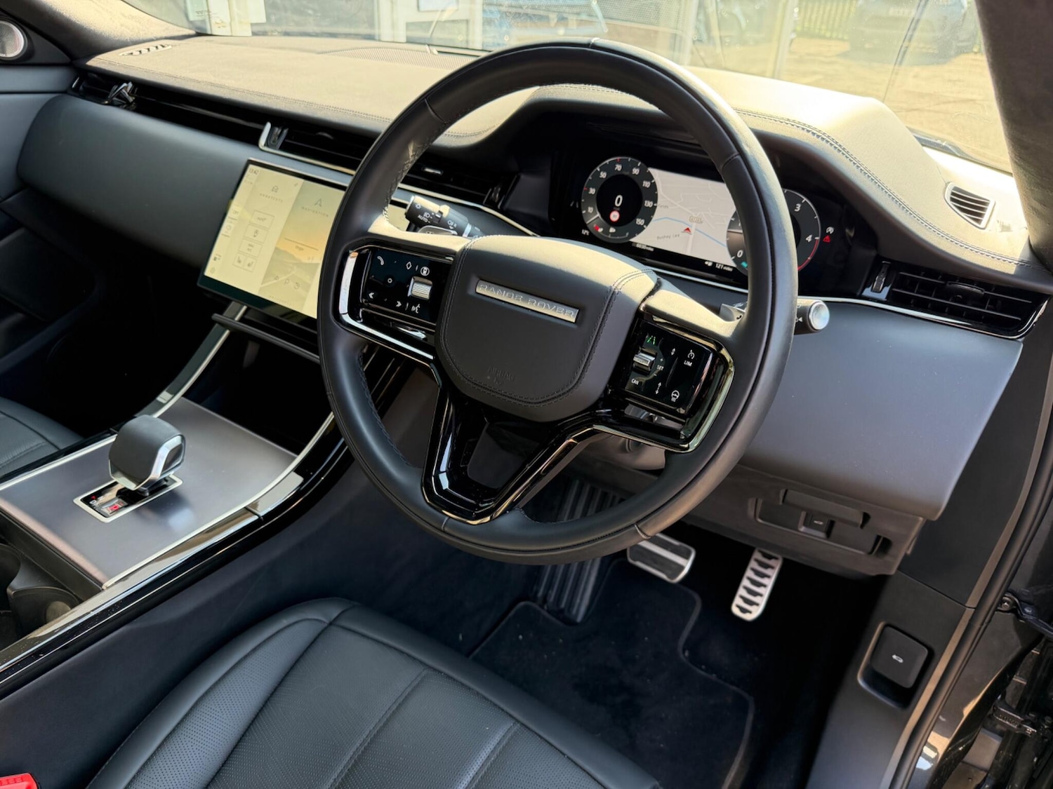 Used Land Rover Range Rover Evoque 2025 for sale - 77982406: Photo 4