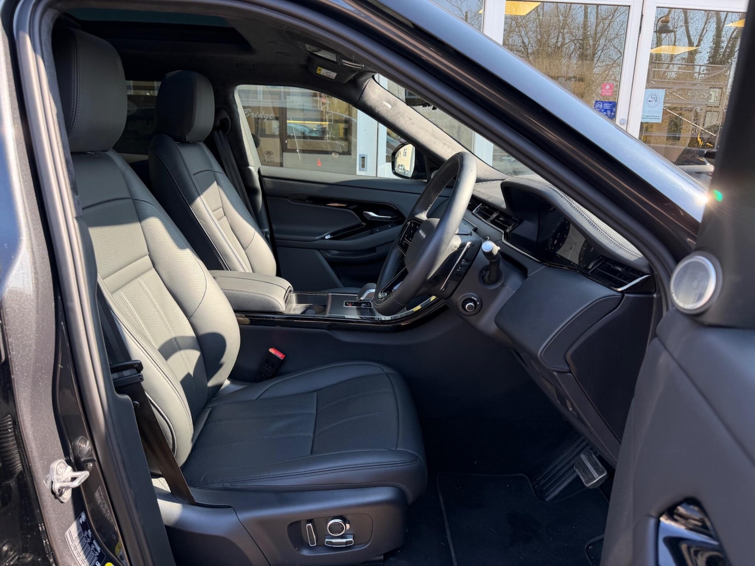 Used Land Rover Range Rover Evoque 2025 for sale - 77982406: Photo 5