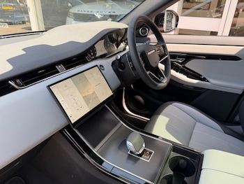Used Land Rover Range Rover Evoque 2025 for sale - 78727952: Photo