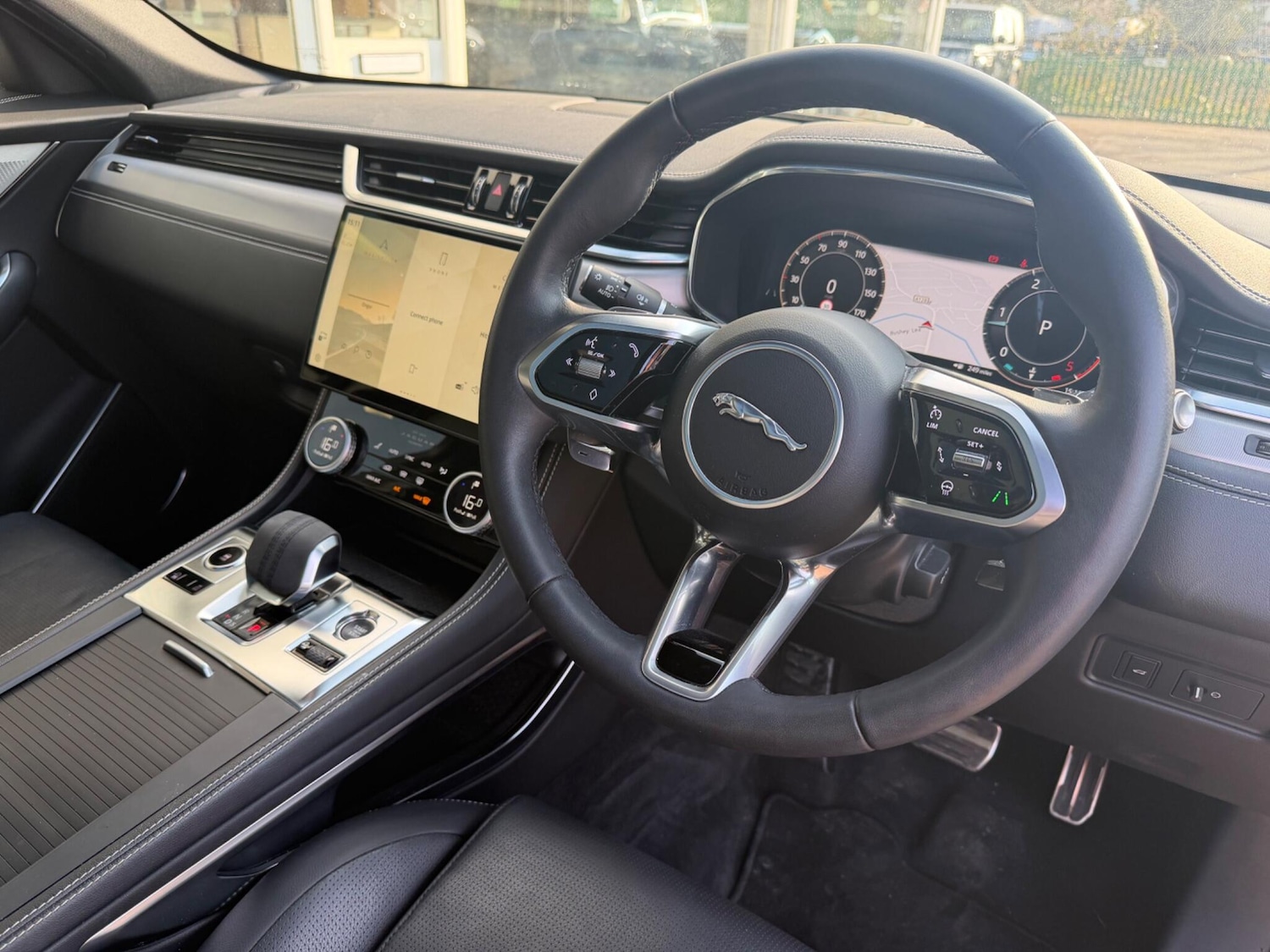 Used Jaguar F-Pace for sale - 77753804: Photo 4