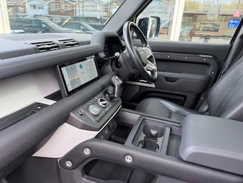 Used Land Rover Defender 2021 for sale - 78148171: Photo