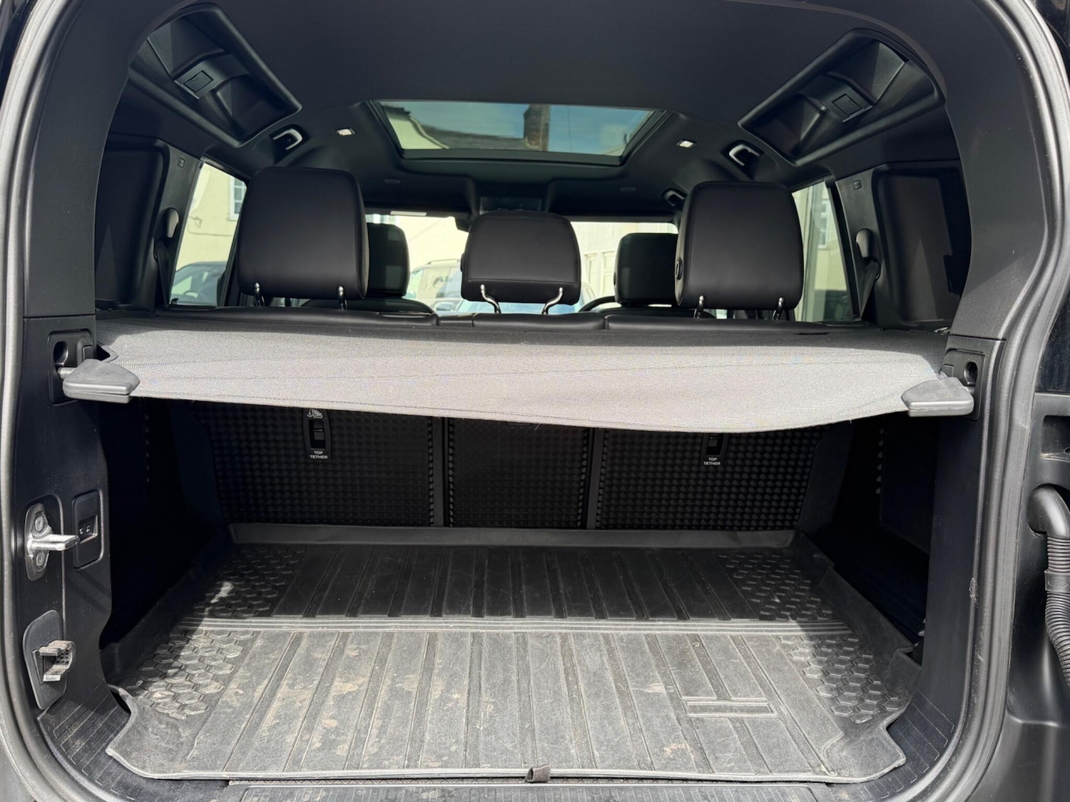 Used Land Rover Defender 2021 for sale - 78148171: Photo 8