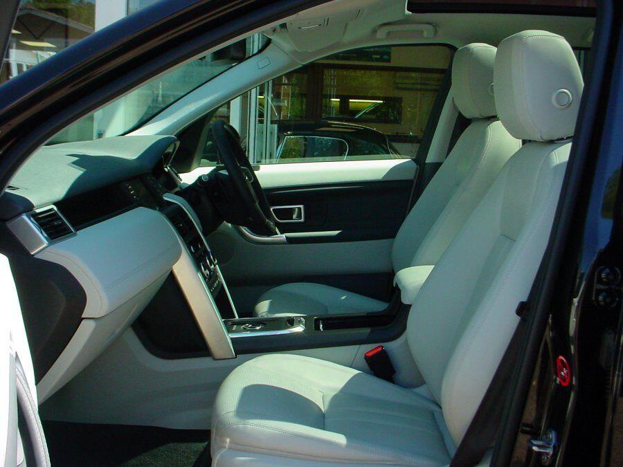 Used Land Rover Discovery Sport 2015 for sale - 78147912: Photo 2