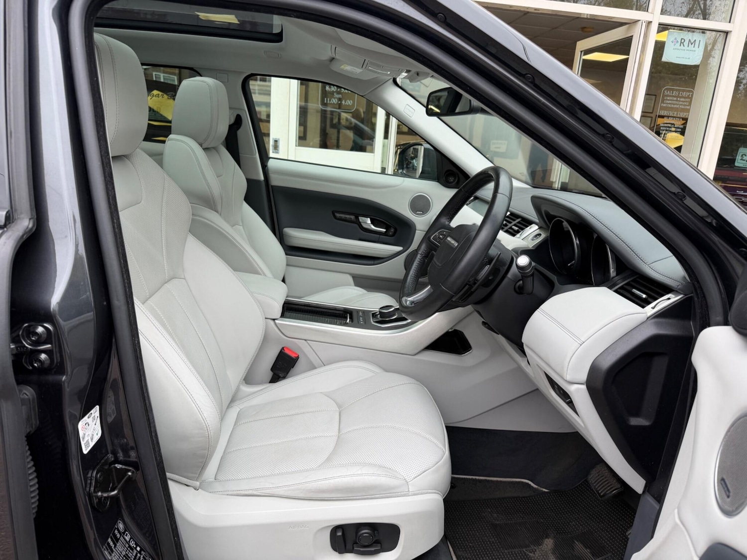 Used Land Rover Range Rover Evoque 2017 for sale - 76307268: Photo 4