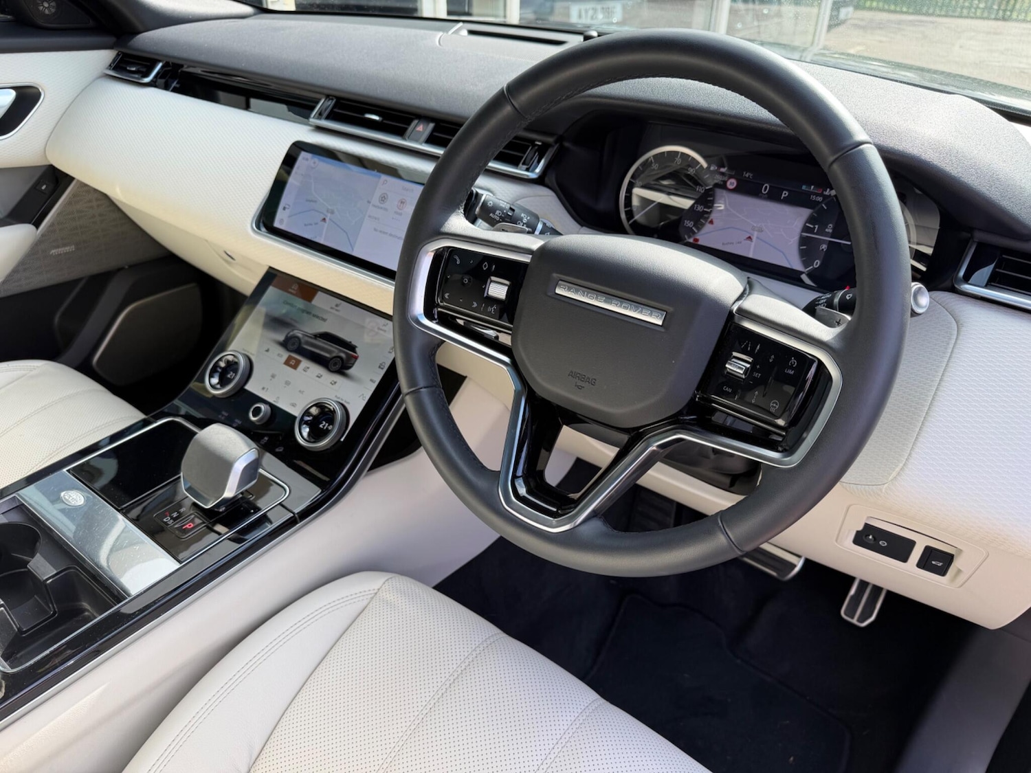 Used Land Rover Range Rover Velar 2023 for sale - 78148332: Photo 3