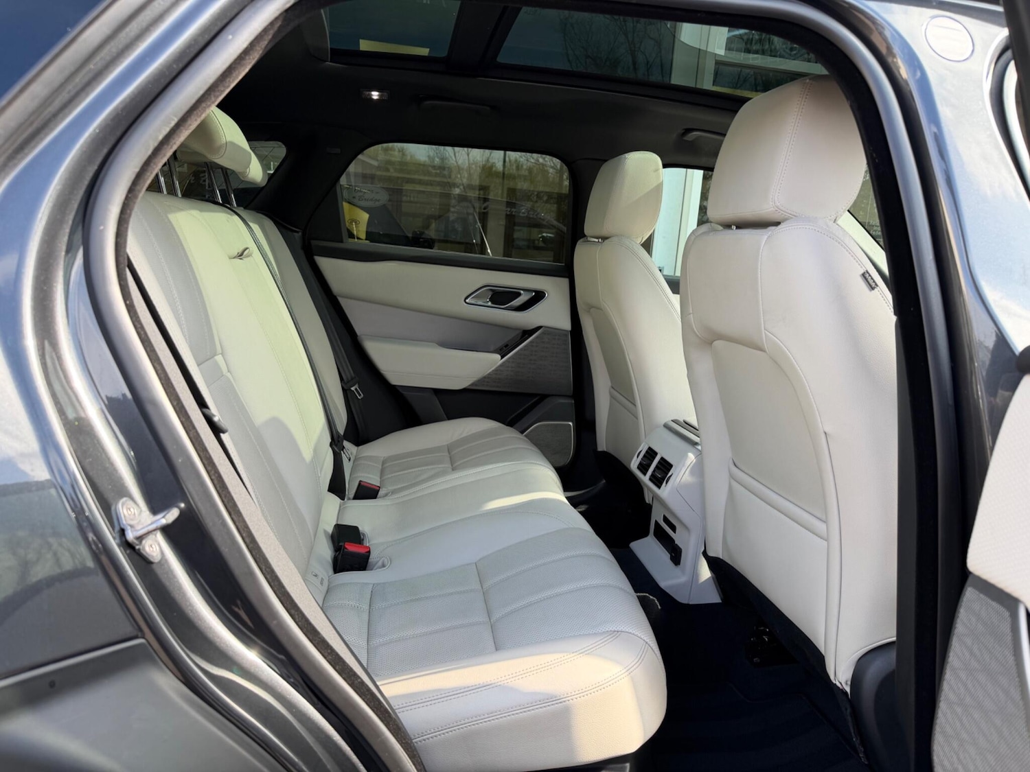 Used Land Rover Range Rover Velar 2023 for sale - 78148332: Photo 6