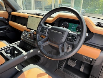 Used Land Rover Defender 110 2024 for sale - 79316370: Photo