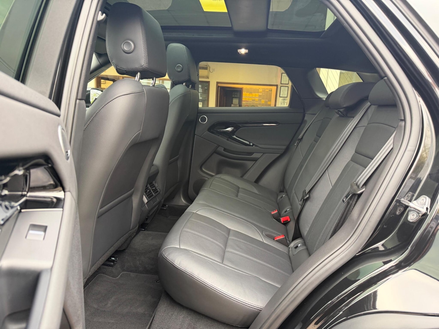 Used Land Rover Range Rover Evoque 2024 for sale - 76527628: Photo 6