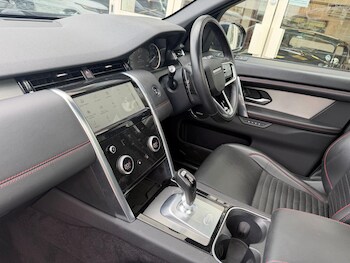 Used Land Rover Discovery Sport 2022 for sale - 77883432: Photo