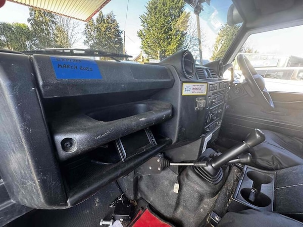 Used Land Rover Defender 110 2015 for sale - 75123102: Photo 37