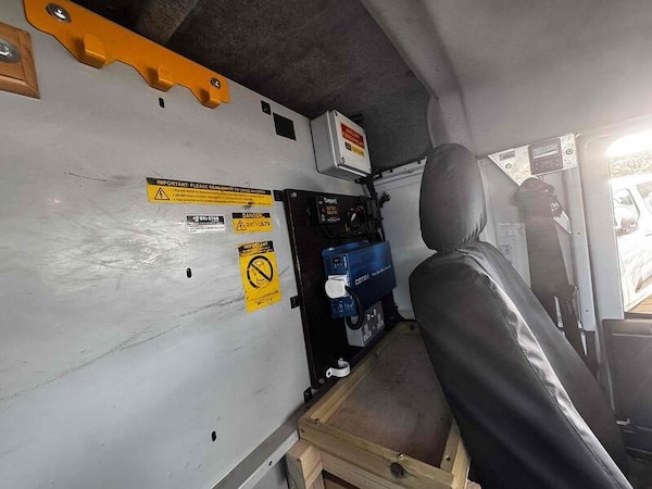 Used Land Rover Defender 110 2015 for sale - 75123102: Photo 54