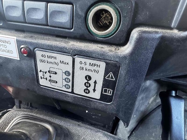 Used Land Rover Defender 110 2015 for sale - 75123102: Photo 58