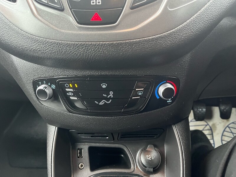 Used Ford Transit Courier 2015 for sale - 77404541: Photo 17