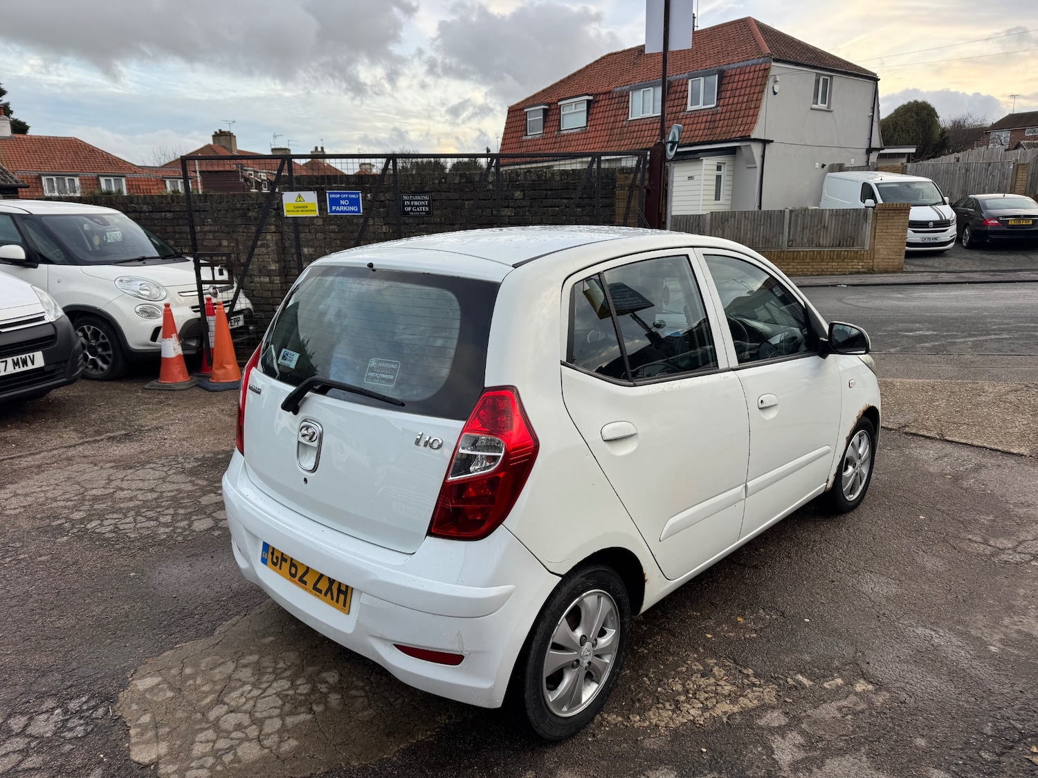 Used Hyundai i10 2012 for sale - 76837380: Photo 5