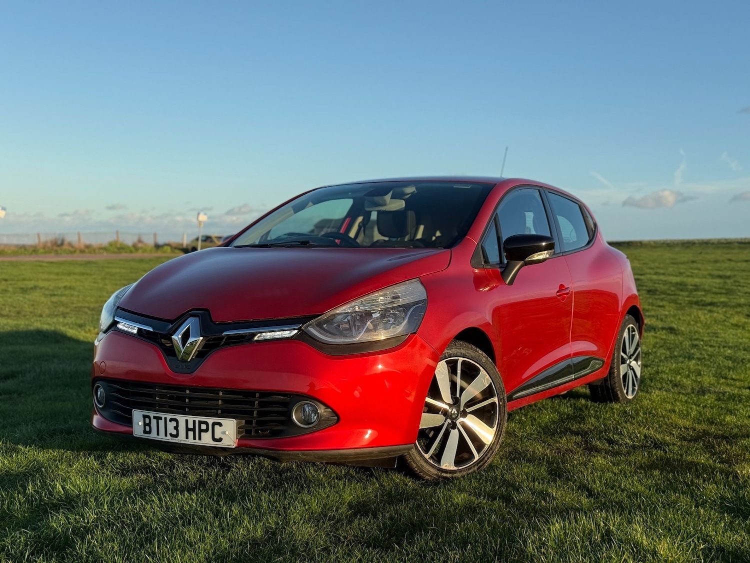 Used Renault Clio 2013 for sale - 76897228: Photo 1