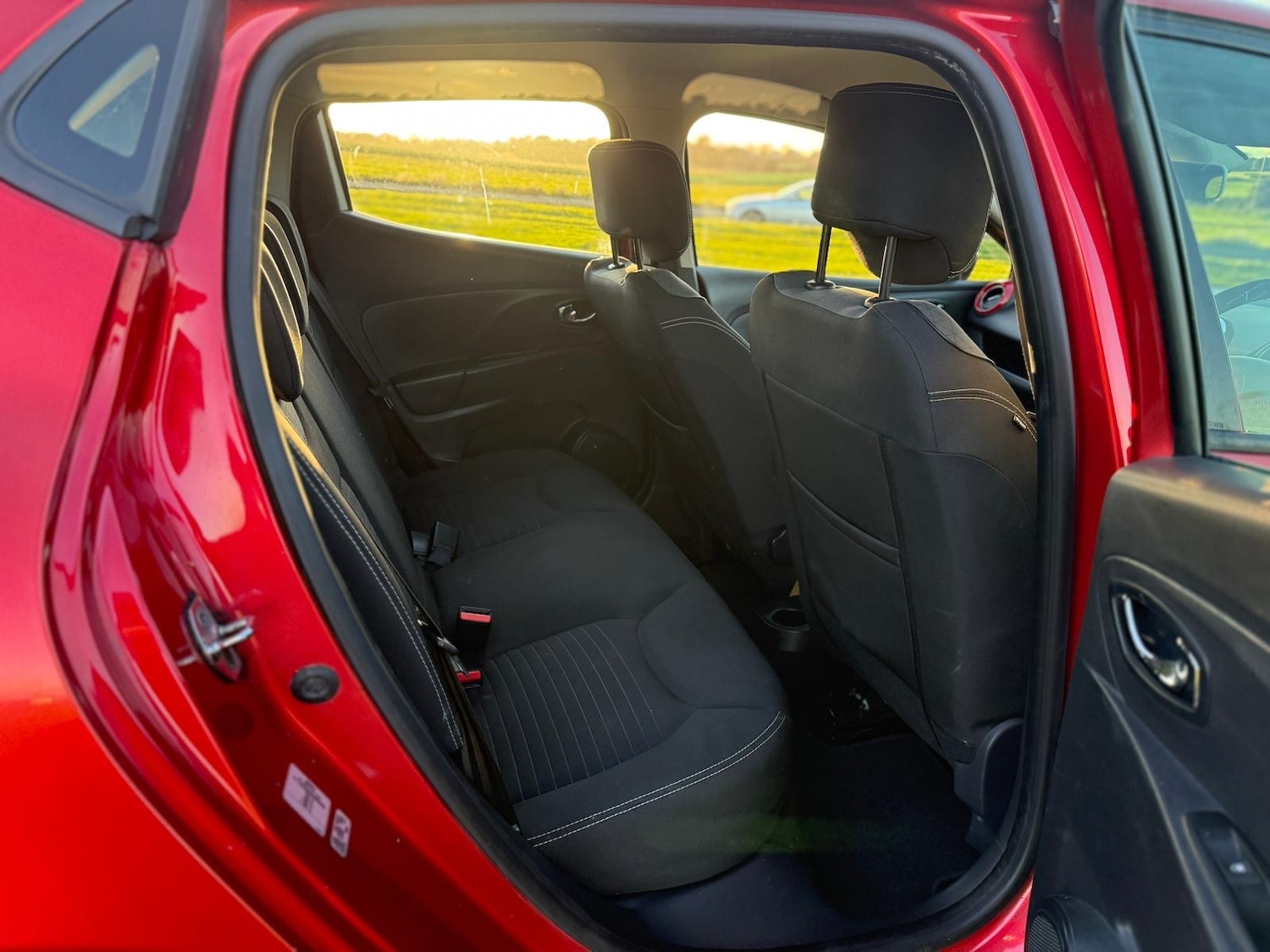 Used Renault Clio 2013 for sale - 76897228: Photo 15