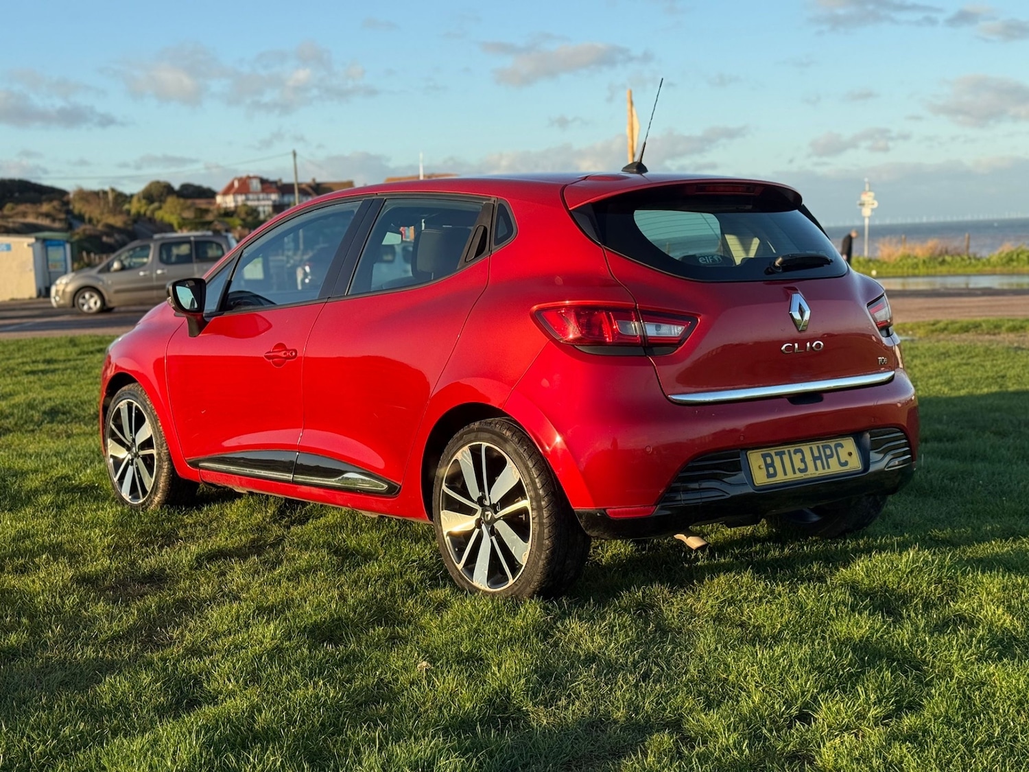 Used Renault Clio 2013 for sale - 76897228: Photo 3