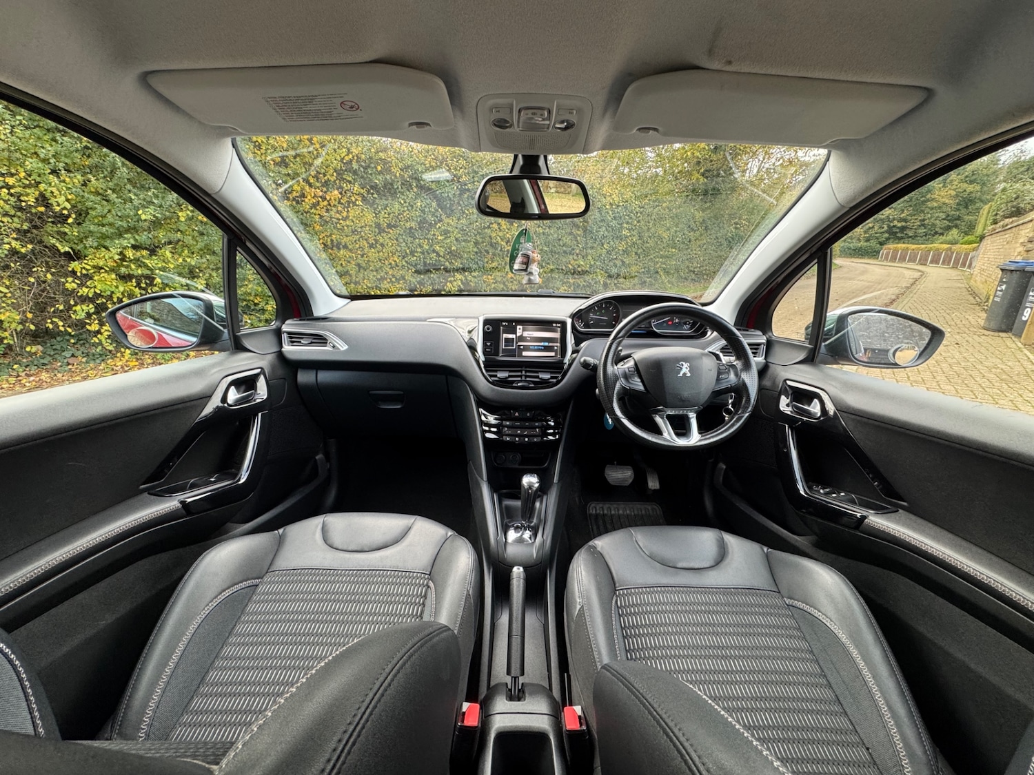 Used Peugeot 208 2012 for sale - 76525832: Photo 12