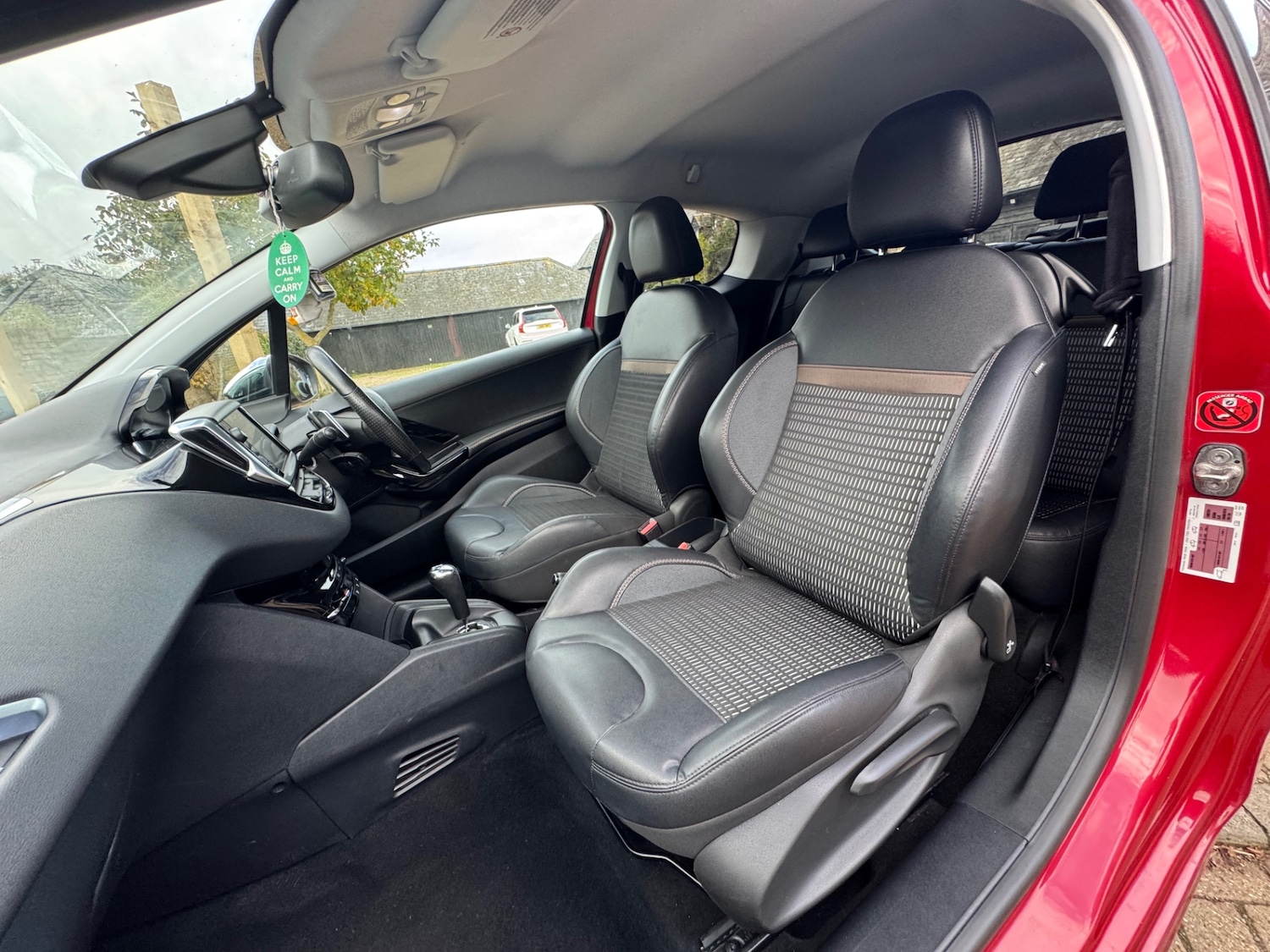 Used Peugeot 208 2012 for sale - 76525832: Photo 13