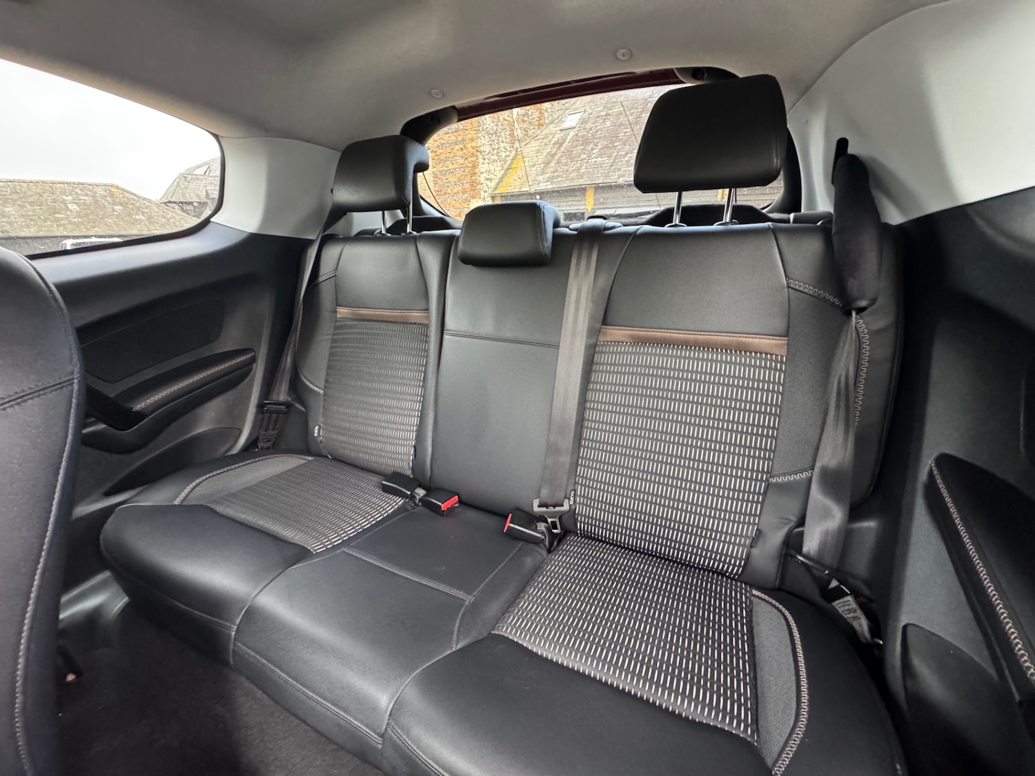 Used Peugeot 208 2012 for sale - 76525832: Photo 14