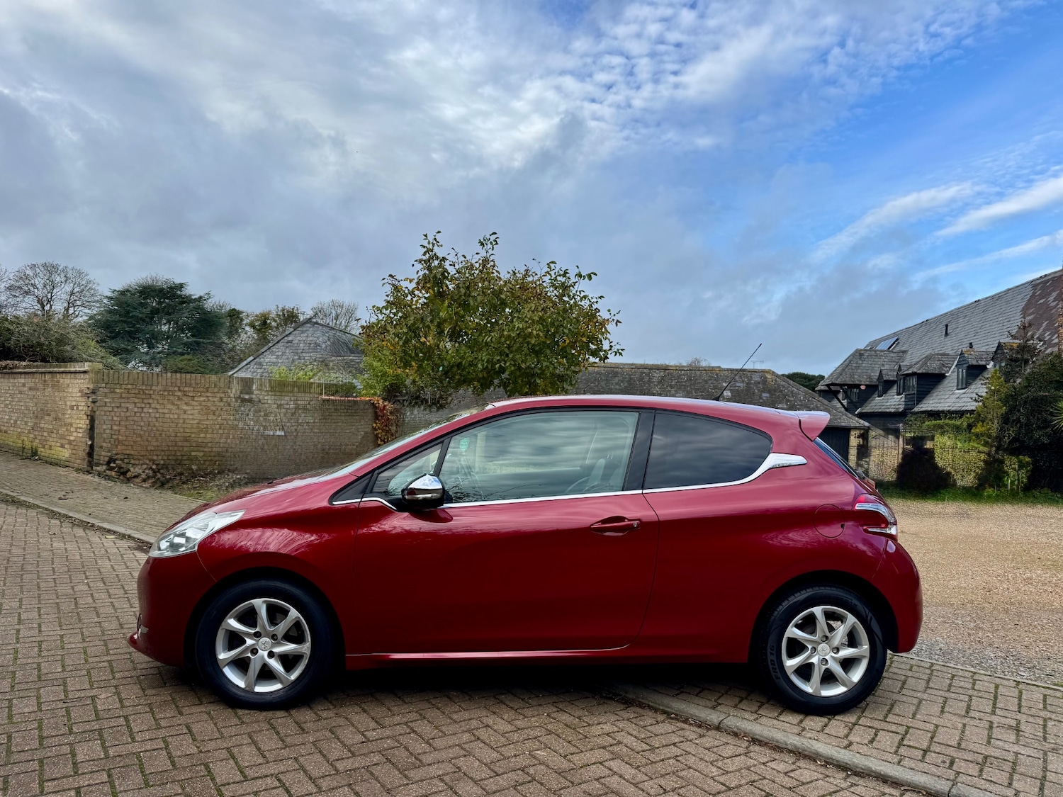 Used Peugeot 208 2012 for sale - 76525832: Photo 2